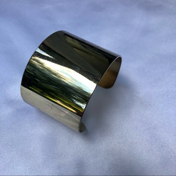 H & M gold cuff bracelet - Picture 1 of 2